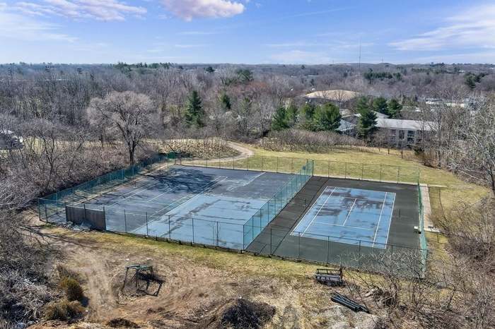 Tennis court - 8 Ledgewood Way