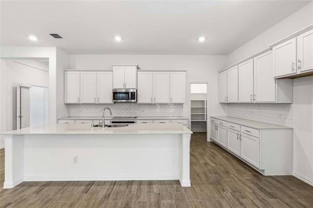 Building Photo - 5135 Bancroft Dr