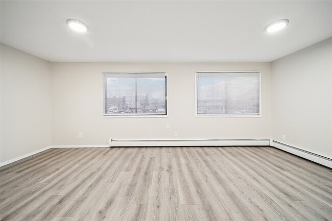 Building Photo - 1046 W 26th Ave