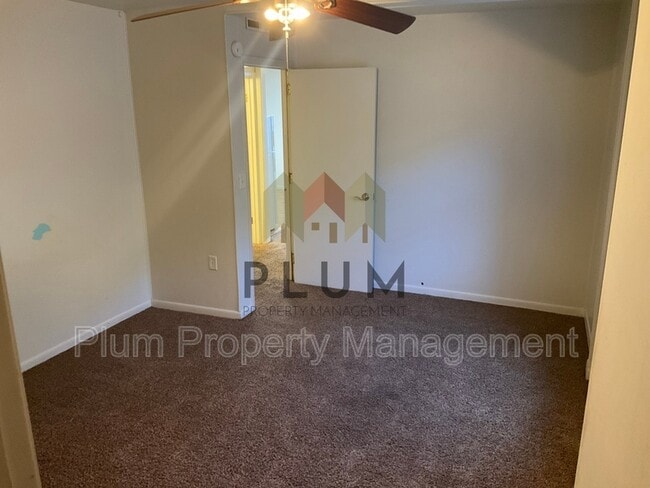 Building Photo - 3915 MT-200