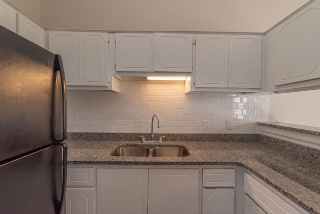 Building Photo - 1 bed/1 bath house for rent close to Downtown Augusta, with off-street parking!