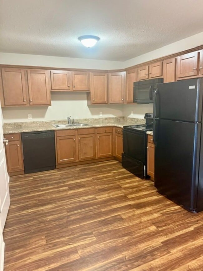 Building Photo - 272 Audley Ave