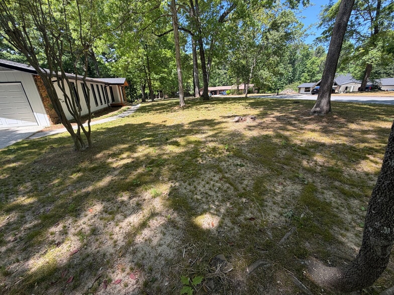 Building Photo - Room in House on Heritage Hills Cir
