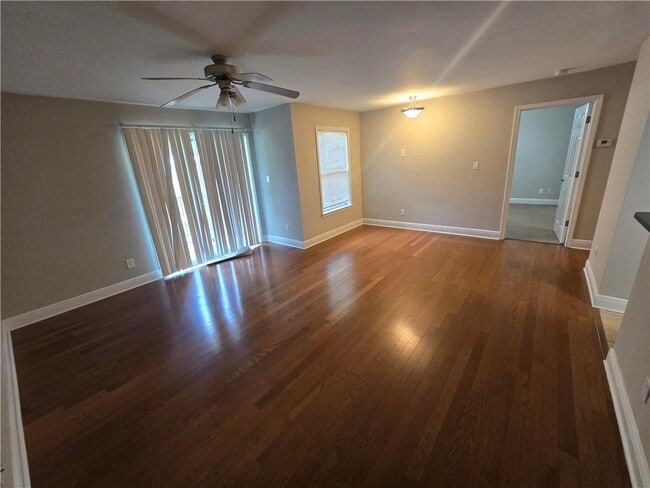 Building Photo - 2205 Santa Fe Pkwy