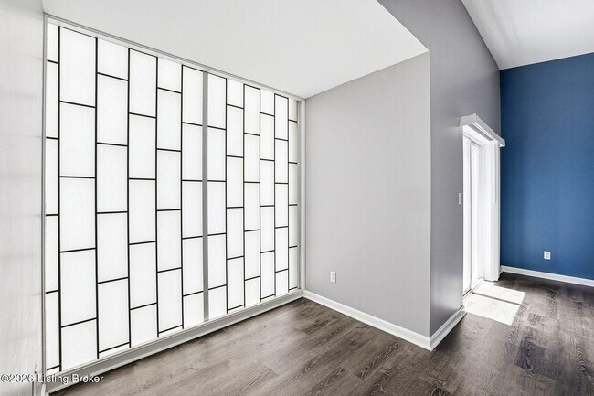 Building Photo - 2745 Grinstead Dr