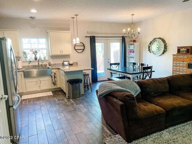 Building Photo - 2417 Causeway Manor Ct