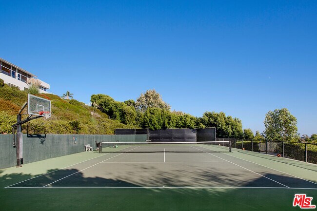 Building Photo - 27454 Winding Way