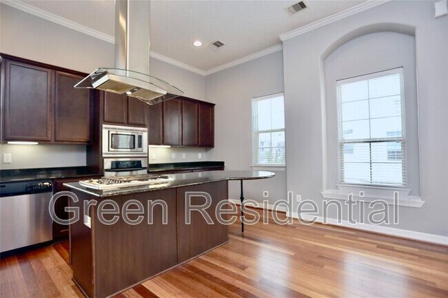 Building Photo - 114 Heights Blvd