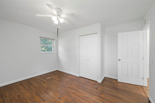 Building Photo - 1121 Dauphine Ln