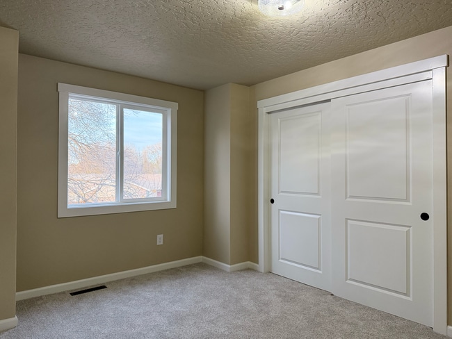 Building Photo - 919 Cove Arm Cir