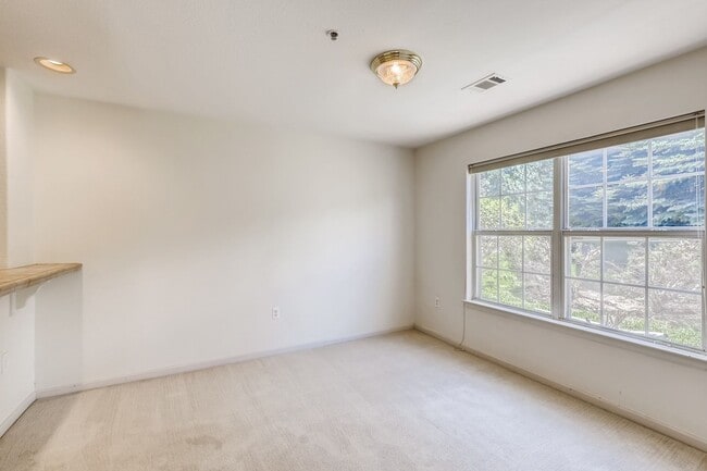 Building Photo - 1 MONTH FREE! Spacious & Light Filled 2-Be...