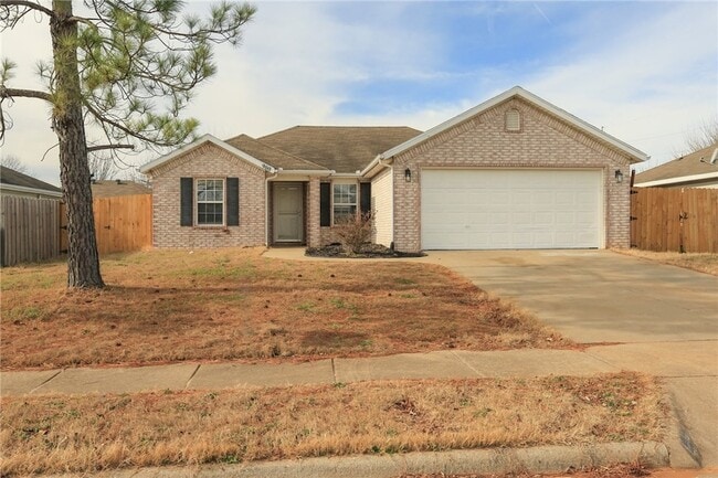 Building Photo - 900 SW River Rock St