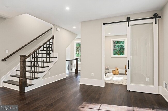 Building Photo - 9615 Locust Hill Dr