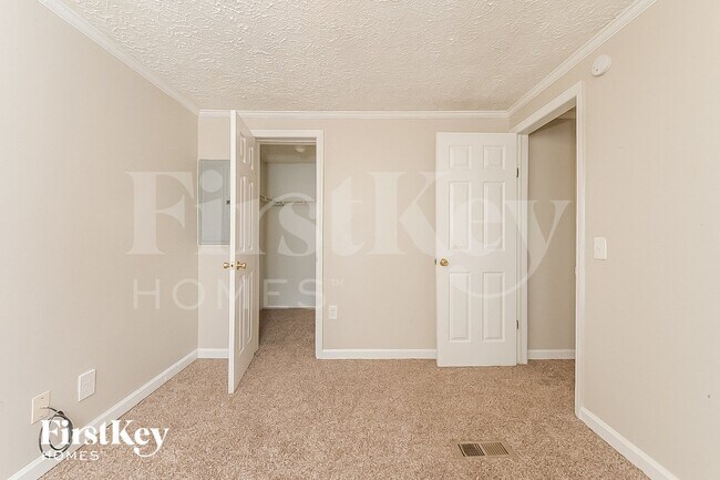 Building Photo - 160 Sherwood Loop