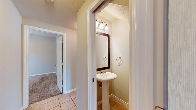 Building Photo - 1625 Park Pl