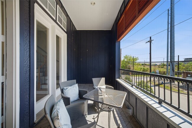 Building Photo - 707 Bringhurst St