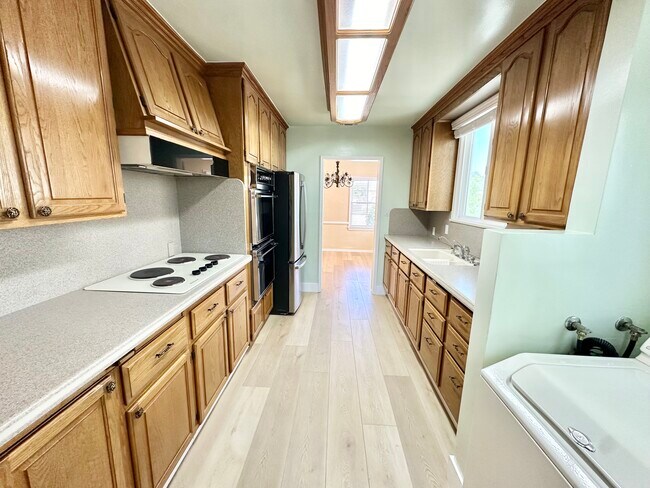 Building Photo - 2544 N Keystone St