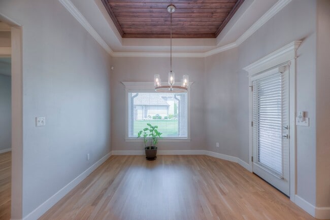 Building Photo - 12510 S Maplewood Ave