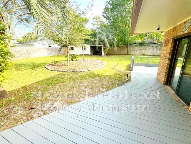 Building Photo - 504 Kelly St