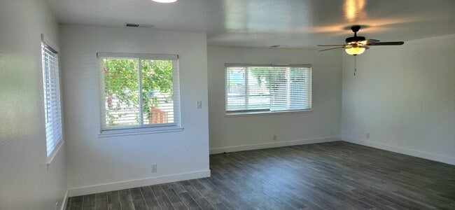 Building Photo - 125 Farrell Ave