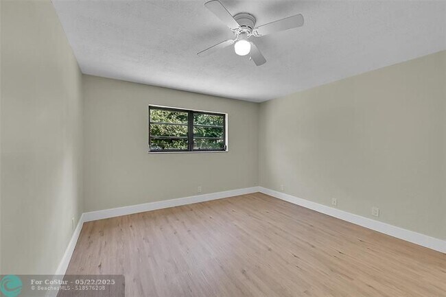 Building Photo - 9150 NW 38th Dr