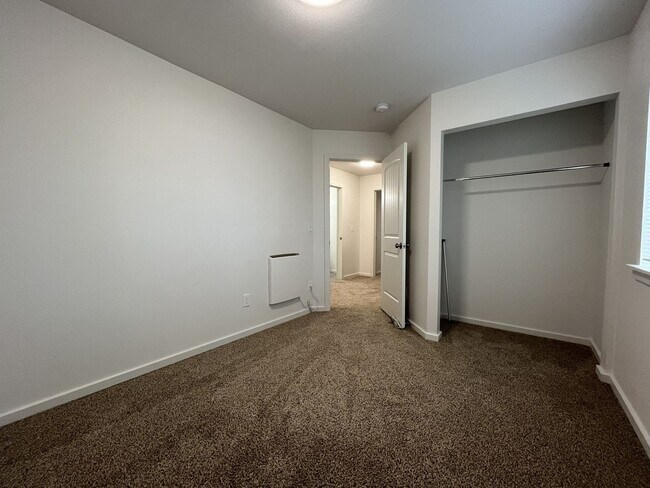 Building Photo - JDD2413