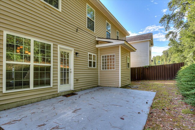 Building Photo - 2909 Aylesbury Dr