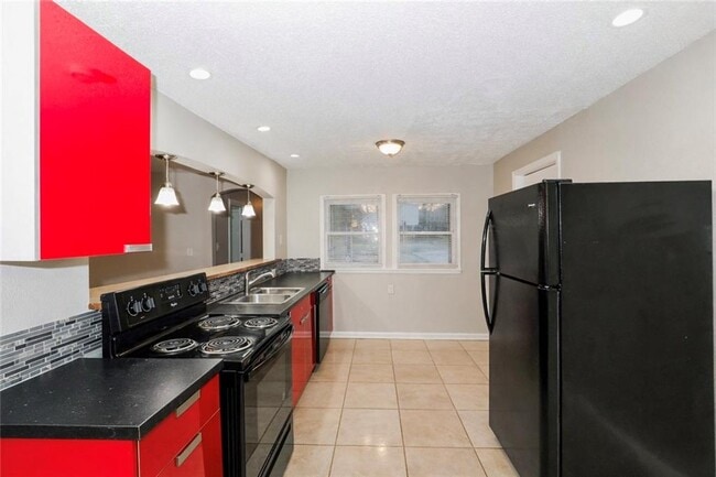 Building Photo - 2018 Pryor Rd SW