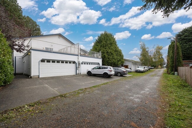 Building Photo - 1301-1305 Mitchell Ave
