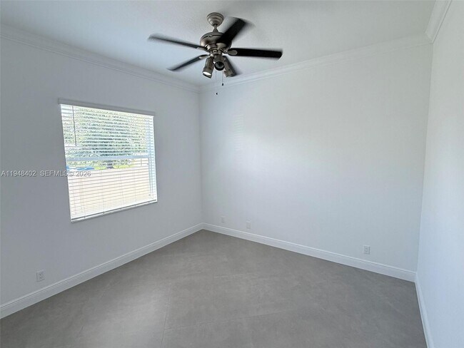 Building Photo - 1749 SW Desert Ave