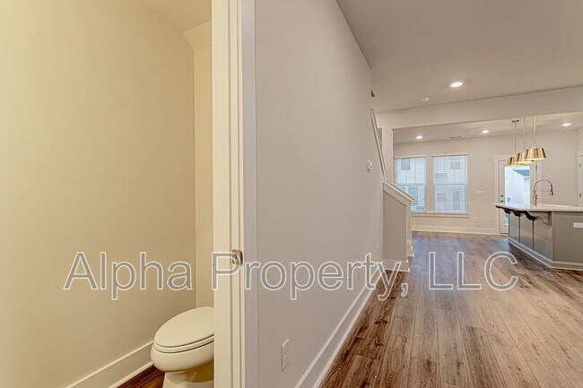 Building Photo - 511 Harebell Wy