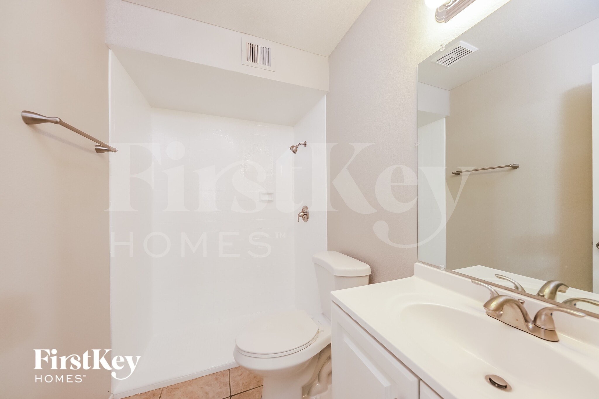 Building Photo - 9914 N 73rd Ave