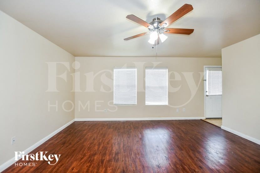 Building Photo - 12325 Arbor Lake Rd