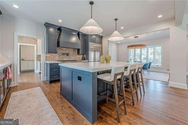 Building Photo - 4562 Columns Dr SE