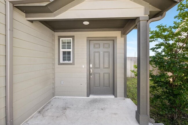 Building Photo - 12101 Short Leaf Path