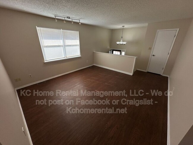 Building Photo - 3910 SW 8th Ter