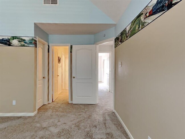 Building Photo - 1306 Silverleaf Dr