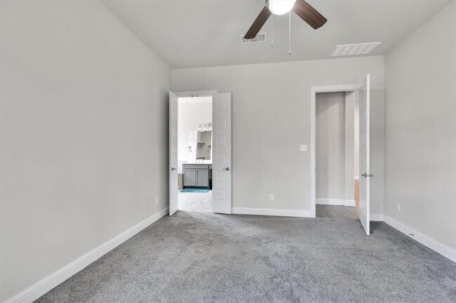 Building Photo - 1405 Highland Ridge Rd