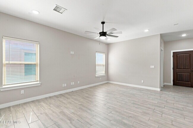 Building Photo - 14929 Tierra Fortaleza Ave