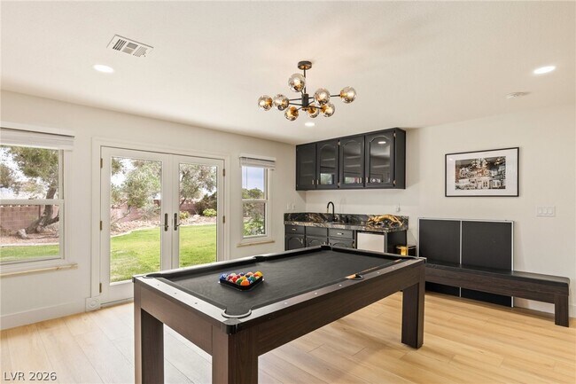 Building Photo - 4045 W Mardon Ave