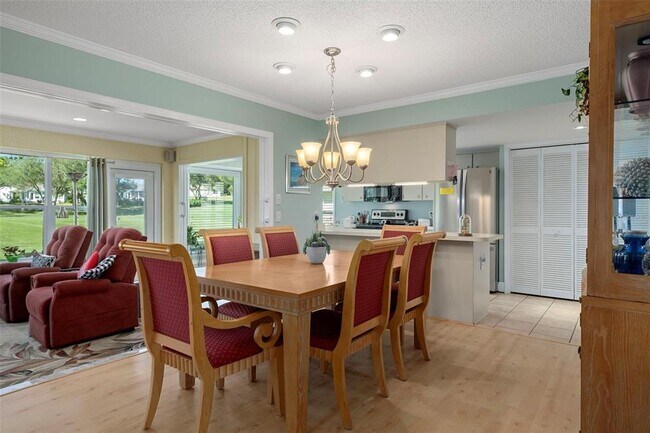 Building Photo - 7167 Crown Oaks Dr