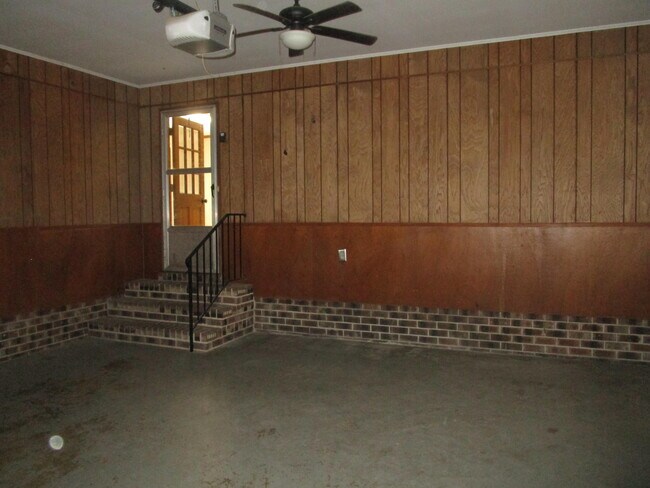 Building Photo - 4 Ashley St