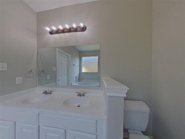 Building Photo - 7526 Oakwood Canyon Dr