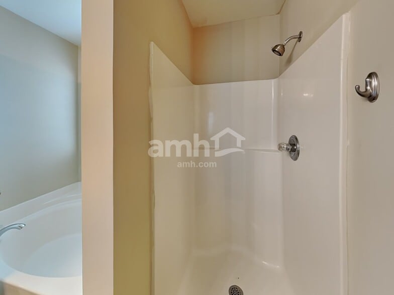 Building Photo - 17 Brookvalley Ct W