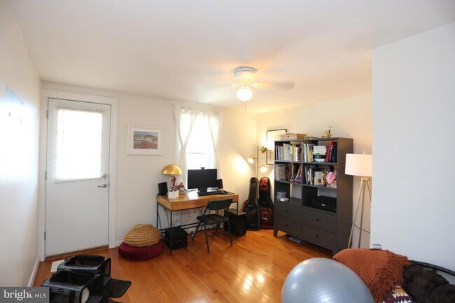 Building Photo - 3916 Hudson St