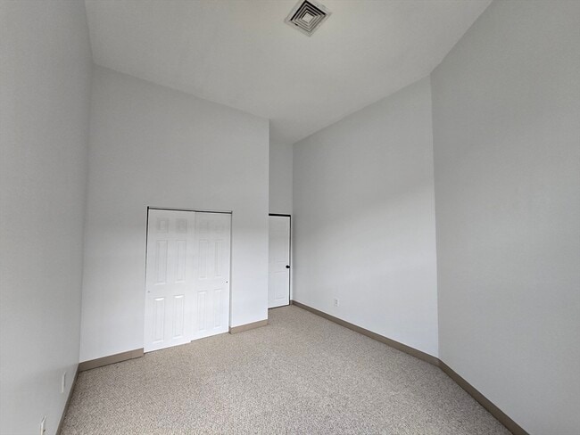 Building Photo - 147 Rawson Rd