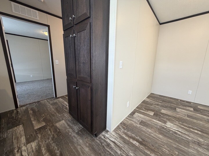 Building Photo - 16011 Villaire Ave