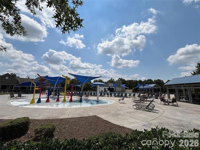 Building Photo - 6710 Carradale Way