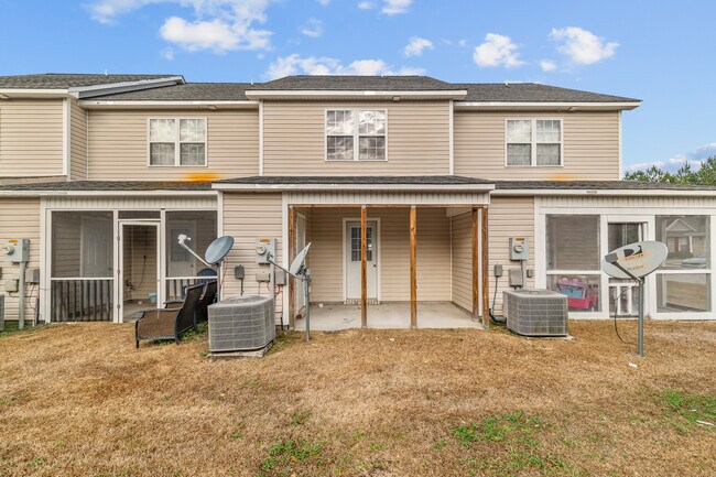 Building Photo - 403 Springwood Dr