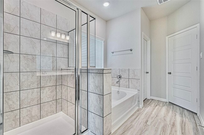 Building Photo - 27231 Blue Pool Dr